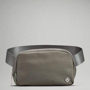 Lululemon Everywhere Belt Bag Sage Gray NWT